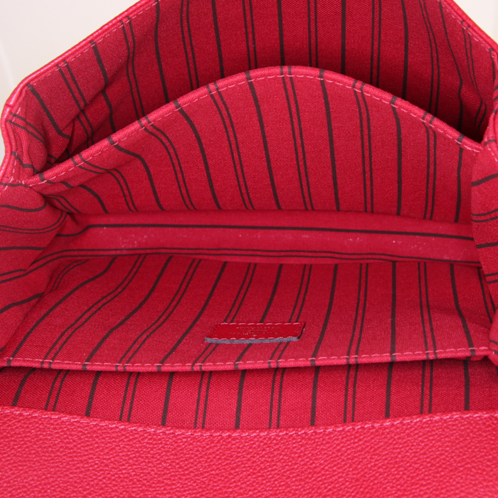 Louis Vuitton Metis shoulder bag in red empreinte monogram leather and red grained leather - Detail D3