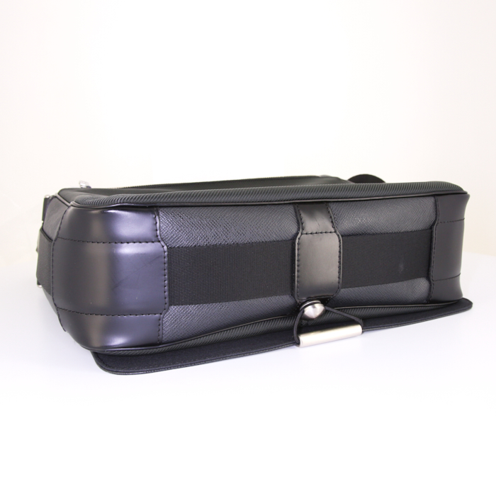 Borsa a tracolla Louis Vuitton Viktor in pelle taiga grigio antracite e tela verde scuro - Detail D4