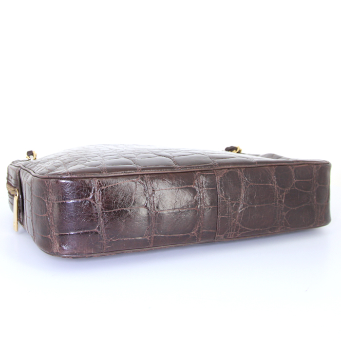Sac porté épaule Chanel Vintage Shopping en crocodile marron - Detail D4