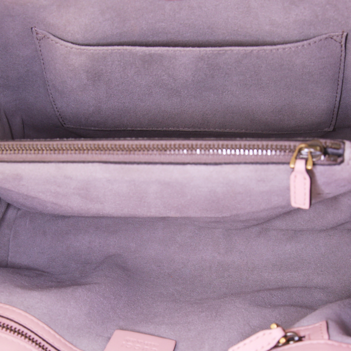 Bolso de mano Gucci GG Marmont en cuero acolchado rosa - Detail D3