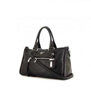 Borsa Prada in pelle martellata nera