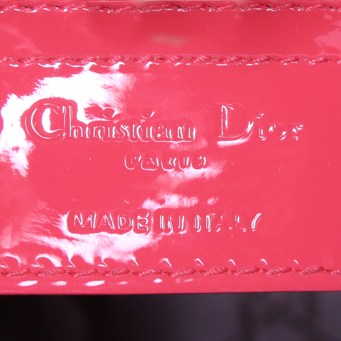 Bolso de mano Dior Lady Dior modelo pequeño en charol acolchado rosa - Detail D3