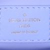 Sac à main Louis Vuitton Montaigne en cuir bleu jaune et vert - Detail D4 thumbnail