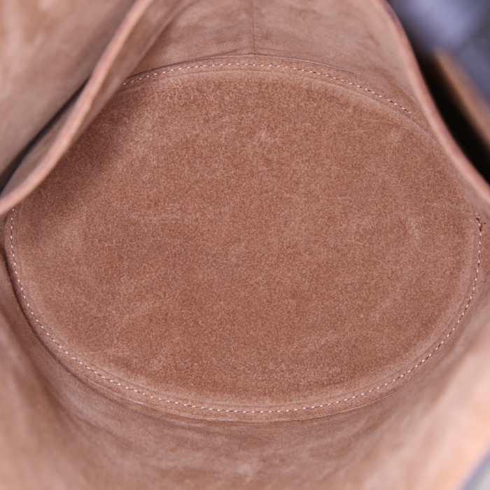 Loewe Gate Bucket bag in black leather - Detail D2