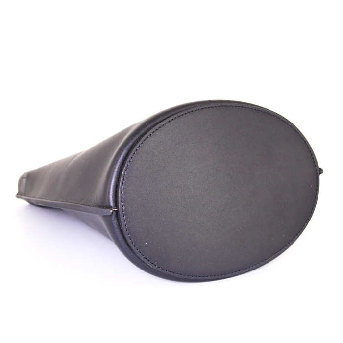 Sac bandoulière Loewe Gate Bucket en cuir noir - Detail D4