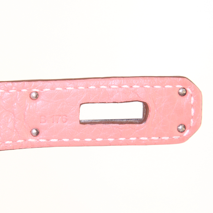 Bolso de mano Hermes Birkin 35 cm en cuero togo Rosa Cangrejo - Detail D4