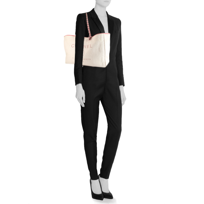 Chanel Deauville weekend bag in pink canvas and pink leather - Detail D2