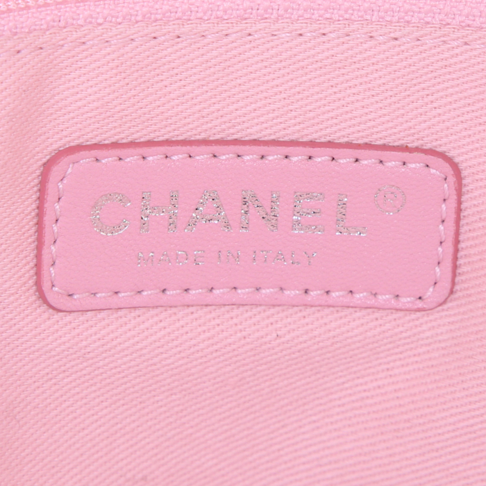 Sac de week end Chanel Deauville en toile rose et cuir rose - Detail D4
