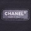 Bolso 24 horas Chanel Deauville en lona revestida beige y cuero negro - Detail D4 thumbnail