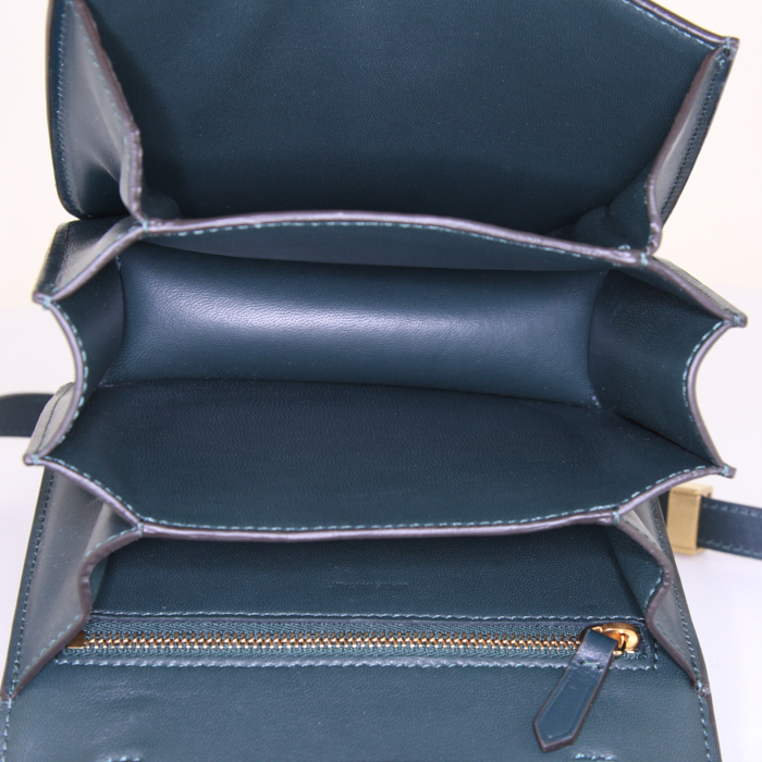 Sac bandoulière Celine Classic Box petit modèle en cuir box vert-sapin - Detail D2