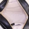 Gucci Soho Disco shoulder bag in black grained leather - Detail D5 thumbnail