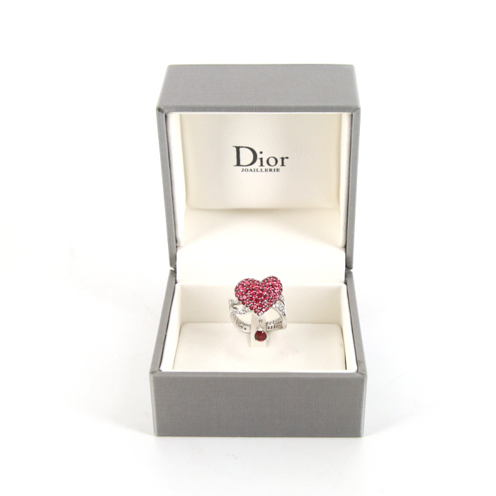 Bague Dior Cupidon en or blanc,  diamant et spinelle et en rubis - Detail D2