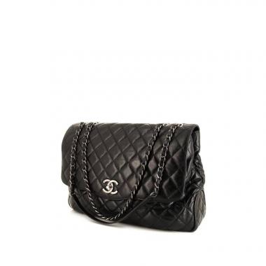 Bolso de mano Chanel Timeless Maxi Jumbo en cuero granulado acolchado negro