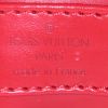 Bolso Louis Vuitton Randonnée en cuero Epi rojo - Detail D3 thumbnail