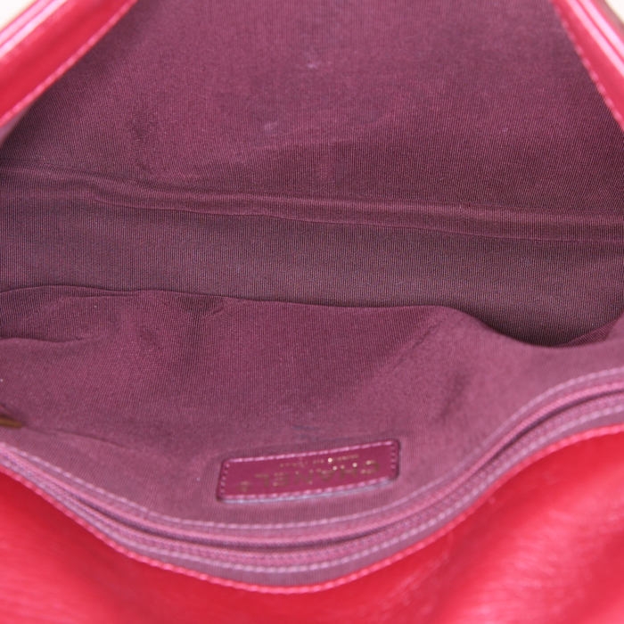 Sac à main Chanel 2.55 en cuir matelassé rouge - Detail D3