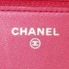 Sac bandoulière Chanel Wallet on Chain en cuir matelassé rouge - Detail D4 thumbnail
