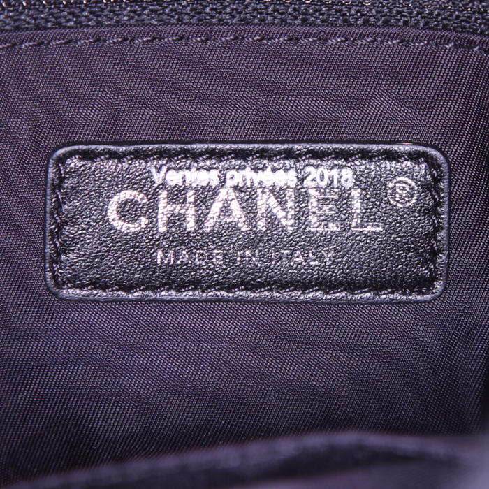 Zaino Chanel Editions Limitées in tela blu bianca e nera con motivo - Detail D3