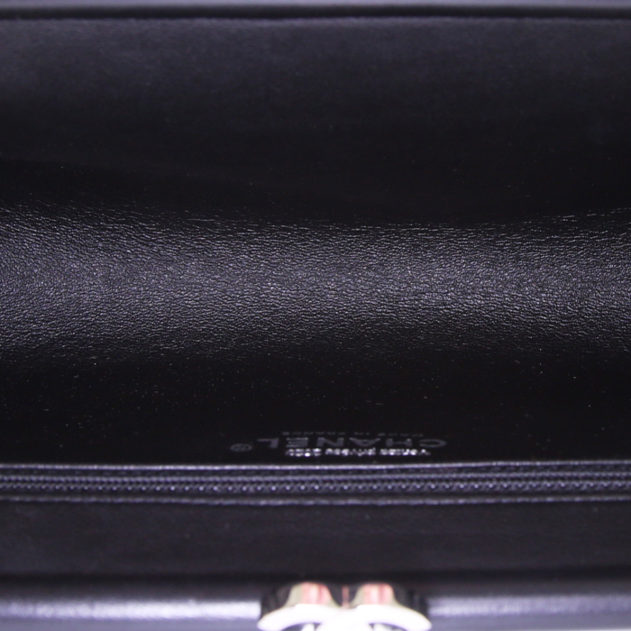 Pochette da sera Chanel Timeless - Pocket Hand in pelle liscia nera - Detail D2
