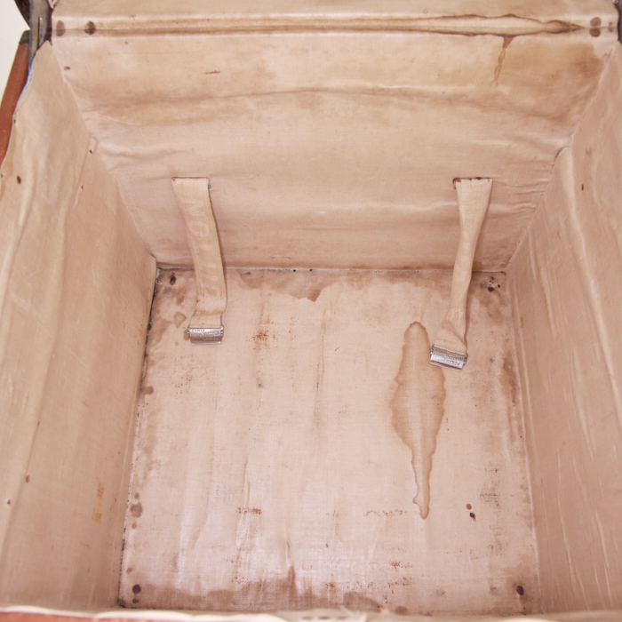 Louis Vuitton Malle à Chapeaux hat box in orange vuittonite and natural leather - Detail D1