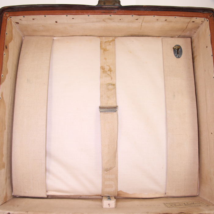 Louis Vuitton Malle à Chapeaux hat box in orange vuittonite and natural leather - Detail D2