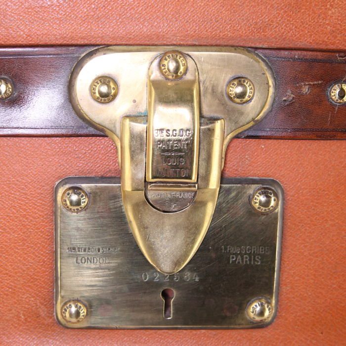 Louis Vuitton Malle à Chapeaux hat box in orange vuittonite and natural leather - Detail D4