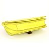 Bolso bandolera Céline Classic Box en piel de pitón amarilla - Detail D4 thumbnail