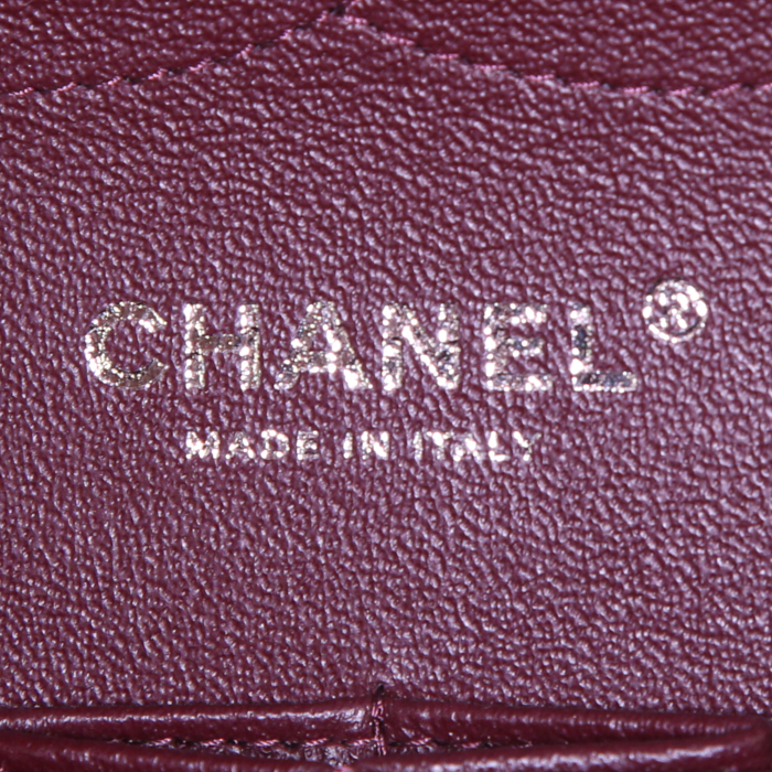 Sac bandoulière Chanel Timeless jumbo en cuir grainé matelassé noir - Detail D4
