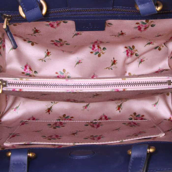 Borsa a tracolla Gucci GG Marmont in tela trapuntata blu con motivo a spina di pesce e pelle blu - Detail D3