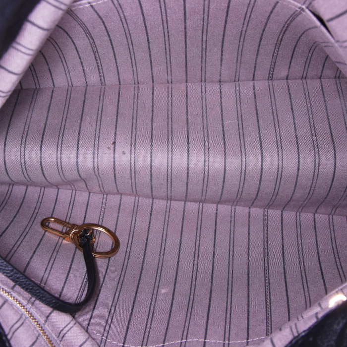 Bolso de mano Louis Vuitton Artsy modelo mediano en cuero Monogram negro - Detail D2