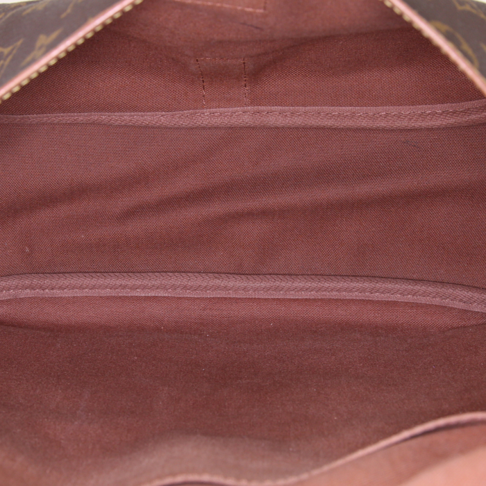 Sac bandoulière Louis Vuitton Saumur grand modèle en toile monogram enduite marron et cuir naturel - Detail D2