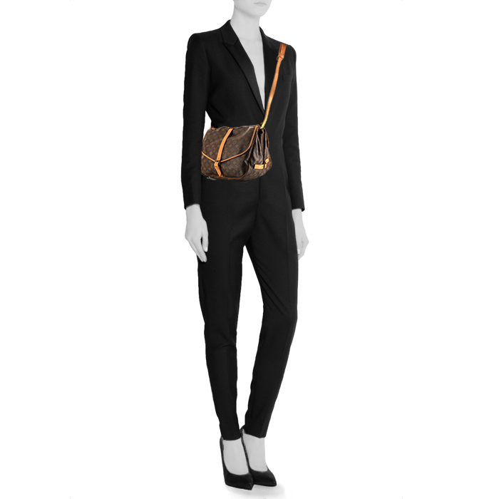 Louis Vuitton Saumur large model shoulder bag in brown monogram canvas and natural leather - Detail D1