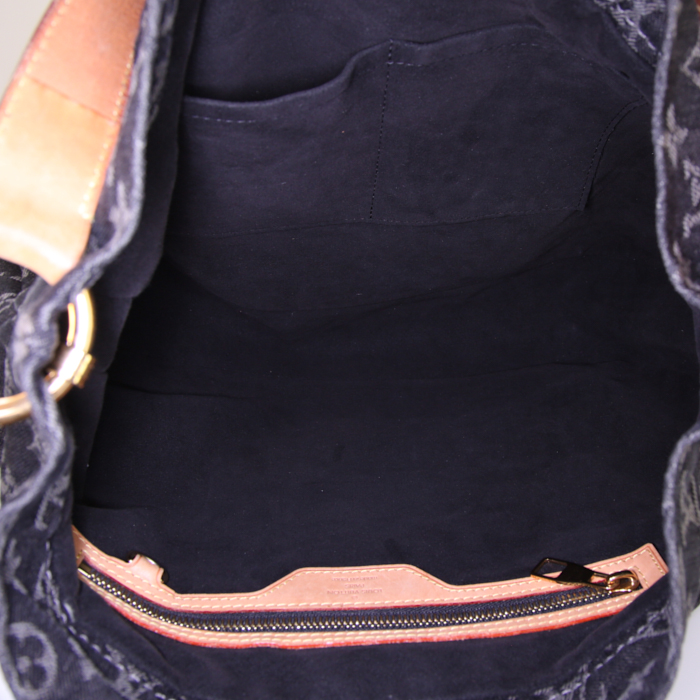 Bolso de mano Louis Vuitton Daily en lona denim Monogram negra y cuero natural - Detail D2
