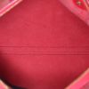 Sac à main Louis Vuitton Speedy 25 cm en cuir épi rouge - Detail D2 thumbnail