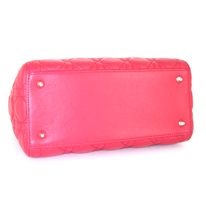 Dior Lady Dior medium model handbag in raspberry pink leather cannage - Detail D5