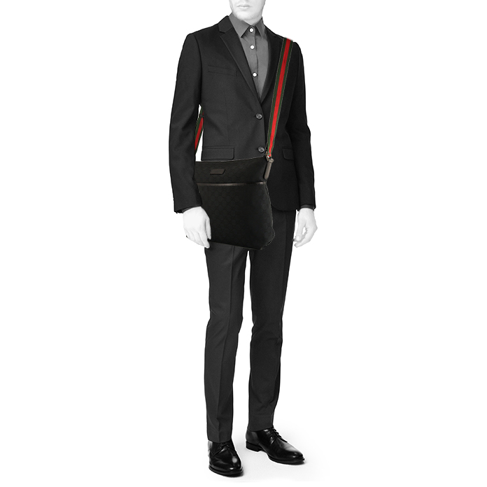 Sac bandoulière Gucci en toile monogram noire et cuir noir - Detail D1