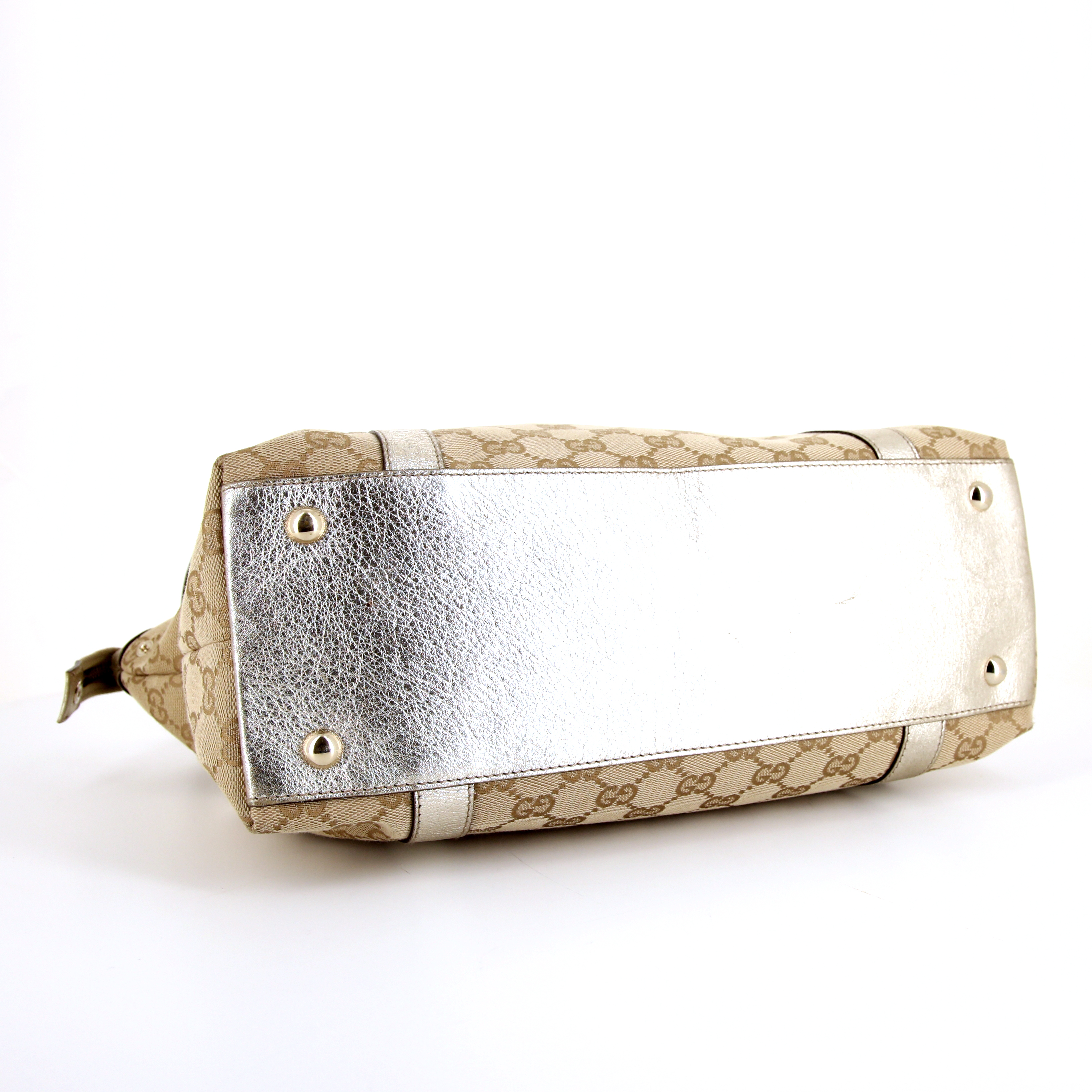 Bolso Cabás Gucci Abbey en lona monogram beige y cuero plateado - Detail D4