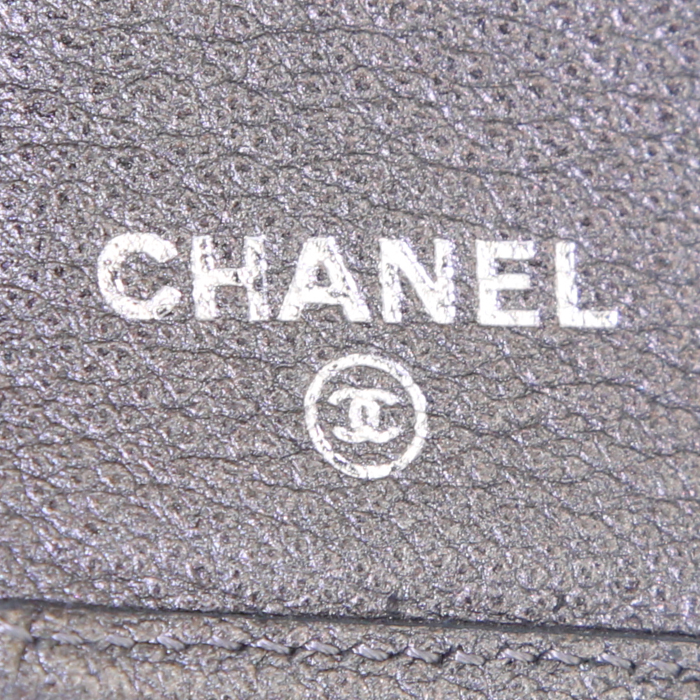 Portafogli Chanel  Camelia - Wallet in pelle martellata argentata - Detail D3