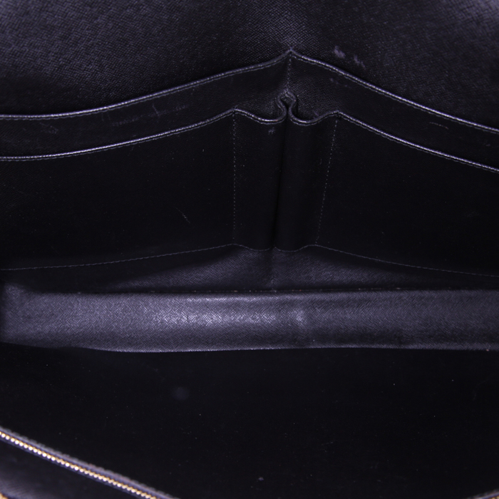 Louis Vuitton Voyage briefcase in black epi leather - Detail D2