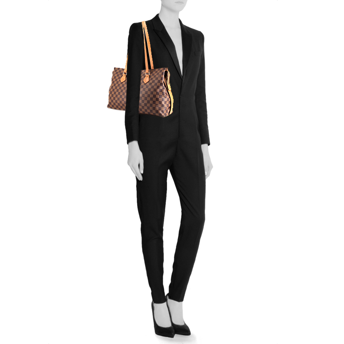 Bolso para llevar al hombro Louis Vuitton Chelsea en lona a cuadros revestida ébano y cuero natural - Detail D1