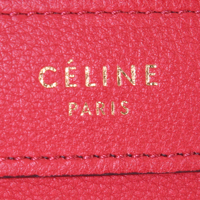 Bolso de mano Celine Luggage Micro en cuero granulado rojo - Detail D4