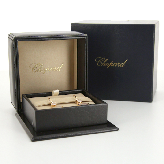 Paire de boucles d'oreilles Chopard Happy Heart en or rose,  nacre et diamants - Detail D2