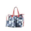 Shopping bag Louis Vuitton Neverfull modello medio in denim blu a motivo patchwork e pelle rossa - 00pp thumbnail