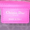 Sac à main Dior Lady Dior moyen modèle en cuir cannage rose - Detail D4 thumbnail