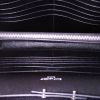 Bolso bandolera Saint Laurent Enveloppe en cuero acolchado con motivos de espigas negro - Detail D3 thumbnail