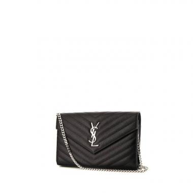Bolso bandolera Saint Laurent Enveloppe en cuero acolchado con motivos de espigas negro
