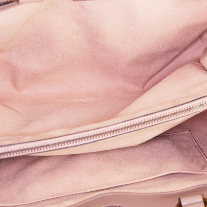 Borsa a tracolla Gucci GG Marmont in pelle trapuntata beige con decori geometrici - Detail D3