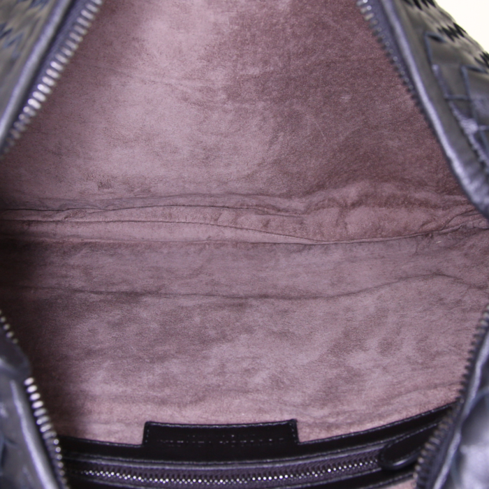 Bolso de mano Bottega Veneta Veneta en cuero intrecciato negro - Detail D2
