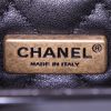 Borsa Chanel in plastico nero e pelle rossa - Detail D4 thumbnail