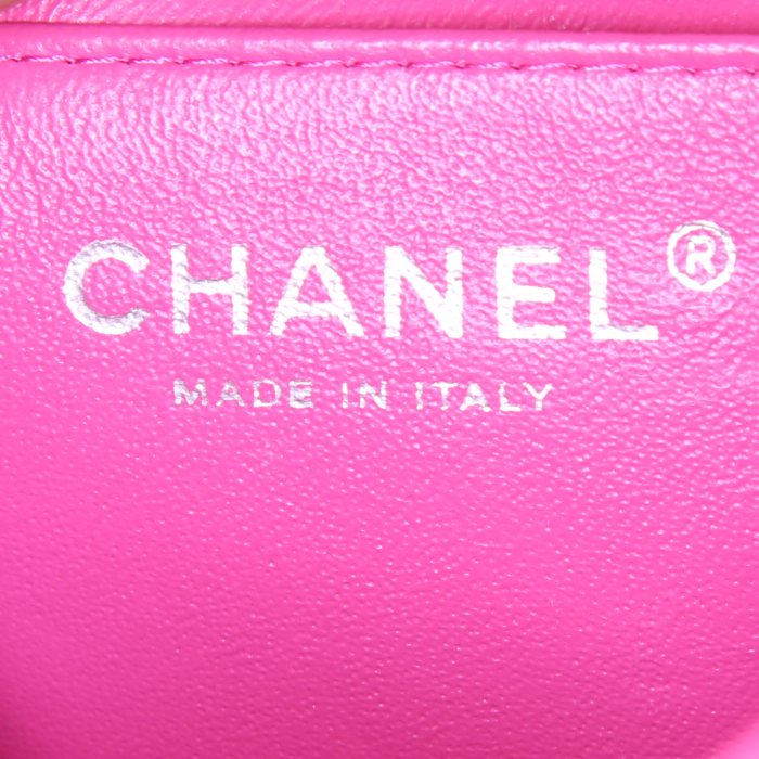 Sac bandoulière Chanel Timeless Mini en cuir grainé matelassé rose-bonbon - Detail D3