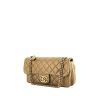 Bolso de mano Chanel Baguette en cuero acolchado dorado - 00pp thumbnail
